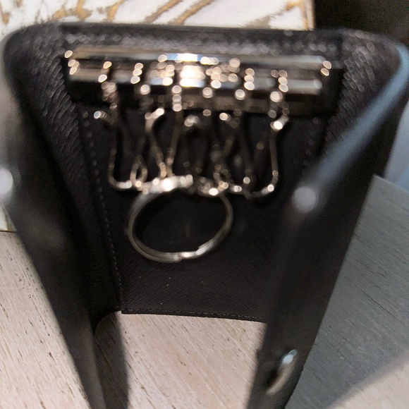 Louis Vuitton 6 key case - Picture 3 of 8